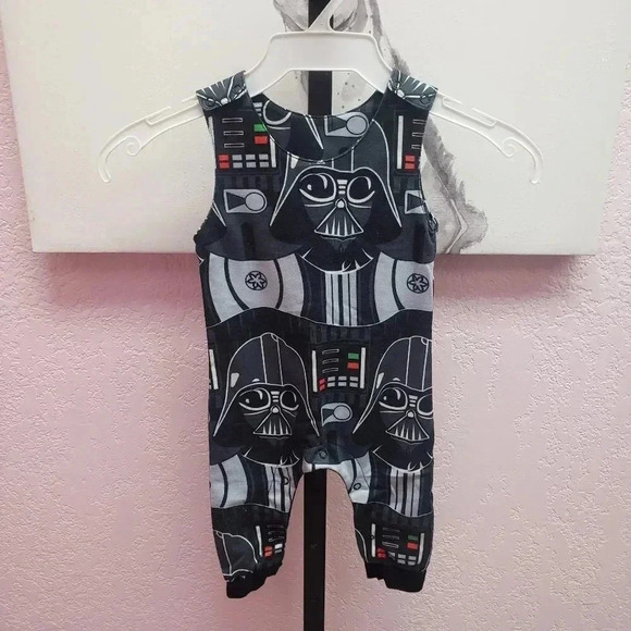 Star Wars Darth Vader Onesie - Picture 1 of 5